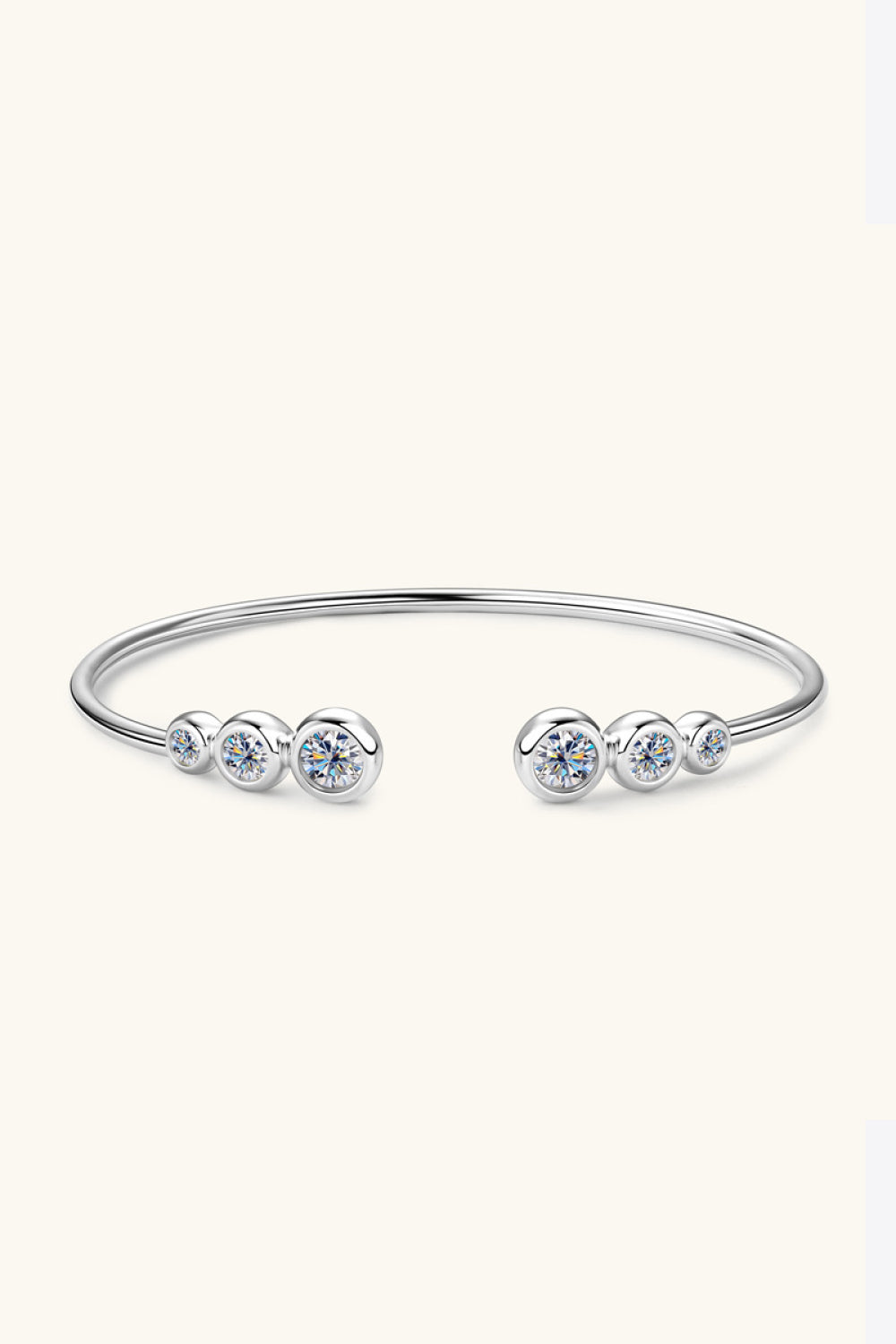 1.8 Carat Moissanite Hook’em Bracelet